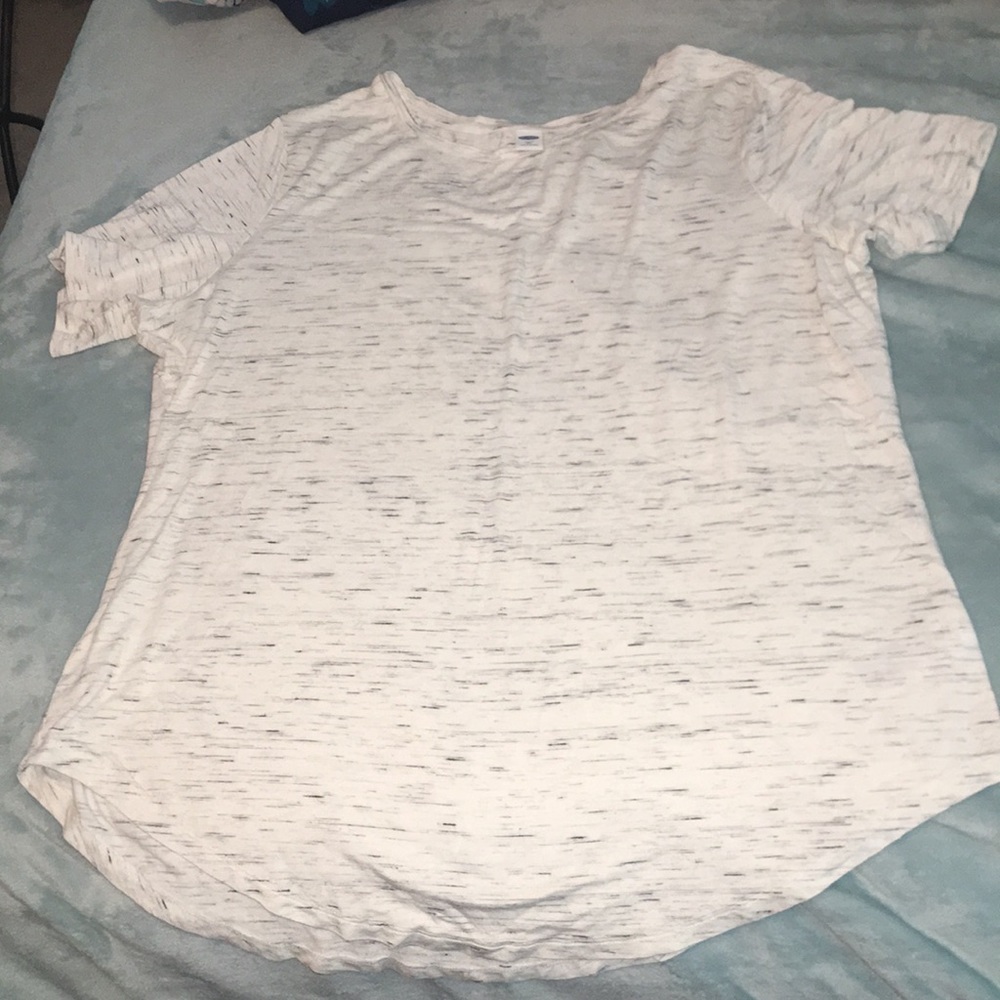 Old navy t shirt